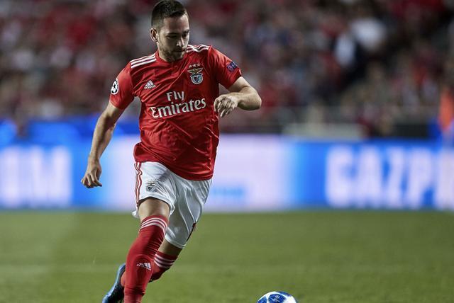 克里夫兰骑士迎欧冠关键赛；今晨战术微调；话题不断；训练强度明显提升(18年骑士季后赛阵容名单)