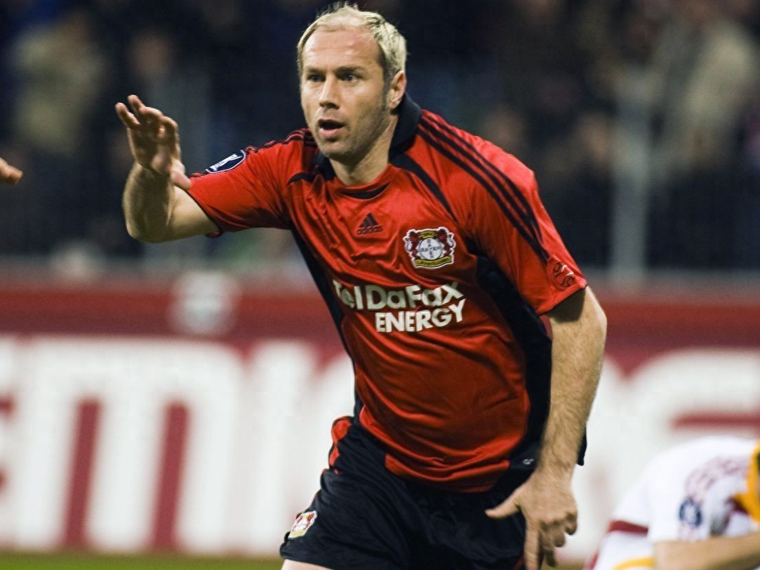 包含转会期体能课后，勒沃库森队长鼓劲备战德甲，管理层满意，年轻球员得到机会的词条