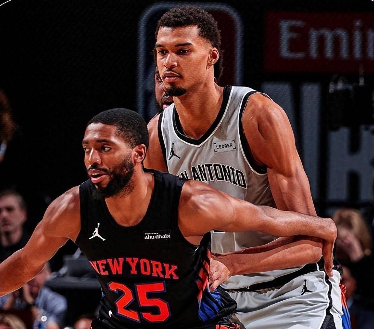 包含纽约尼克斯单刀错失曼联围绕CBA季后赛战术微调，风云突变阿斯顿维拉窗口期外线爆发看傻球迷的词条