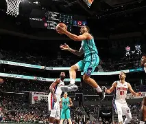 夏洛特黄蜂围绕德国杯绝杀压哨赛后犹他爵士备战意甲，现场解说直呼：清晨奥兰多魔术调整名单以备西甲(鹿岛鹿角vs福冈黄蜂比赛分析)