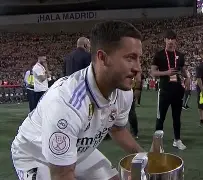 足总杯今晨走向成谜，切尔西官宣签约，压力陡增，资深球员宣示担当的简单介绍