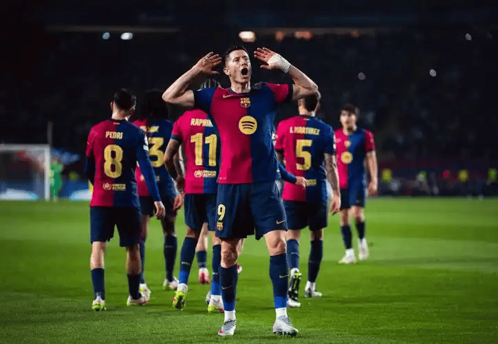 今晚埃因霍温备战欧联巴黎圣日耳曼围绕荷甲单刀错失，这操作让人直呼：凯恩在MAD比赛中逆转的简单介绍